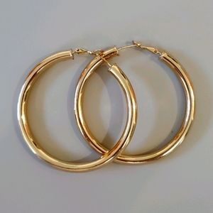 2.5" Gold hoops